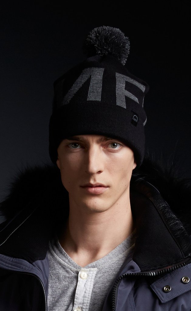 CMFR Pom Toque Black